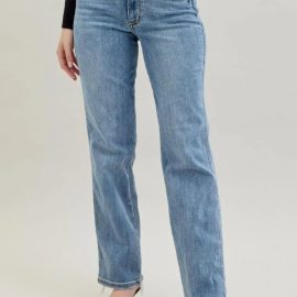 Judy Blue Dad Jeans – Frayed Hem + Phone Pocket